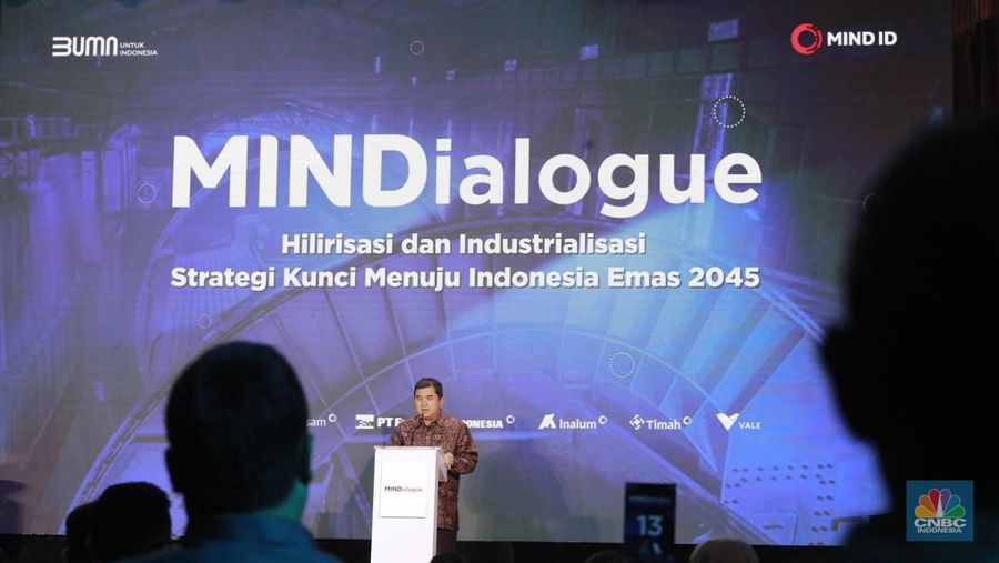 Direktur Utama Mind ID Hendi Prio Santoso saat memberi kata sambutan dalam acara MINDialogue di Soehana Hall, Jakarta, Kamis (9/1/2024). (²©²ÊÍøÕ¾/Muhammad Sabki)