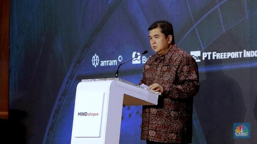 Direktur Utama Mind ID Hendi Prio Santoso saat memberi kata sambutan dalam acara MINDialogue di Soehana Hall, Jakarta, Kamis (9/1/2025). (CNBC Indonesia/Muhammad Sabki)