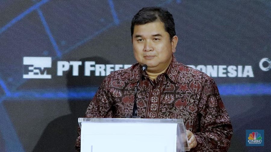 Direktur Utama Mind ID Hendi Prio Santoso saat memberi kata sambutan dalam acara MINDialogue di Soehana Hall, Jakarta, Kamis (9/1/2025). (CNBC Indonesia/Muhammad Sabki)