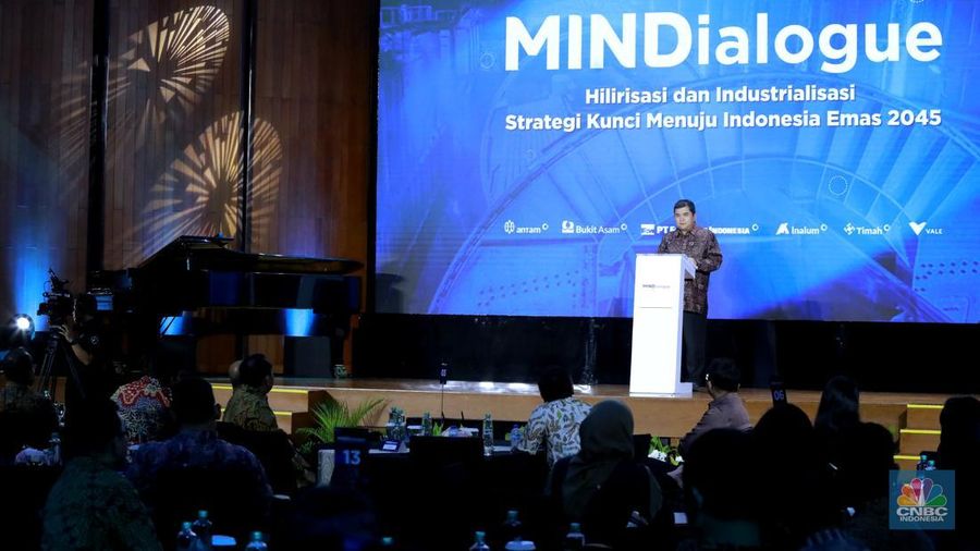Direktur Utama Mind ID Hendi Prio Santoso saat memberi kata sambutan dalam acara MINDialogue di Soehana Hall, Jakarta, Kamis (9/1/2024). (²©²ÊÍøÕ¾/Muhammad Sabki)
