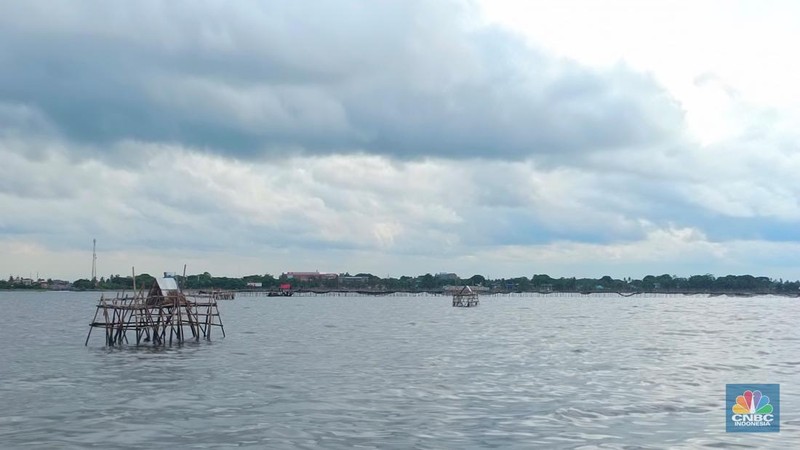 Penampakan pagar laut di pesisir Tangerang, Banten. (Dok. KKP)