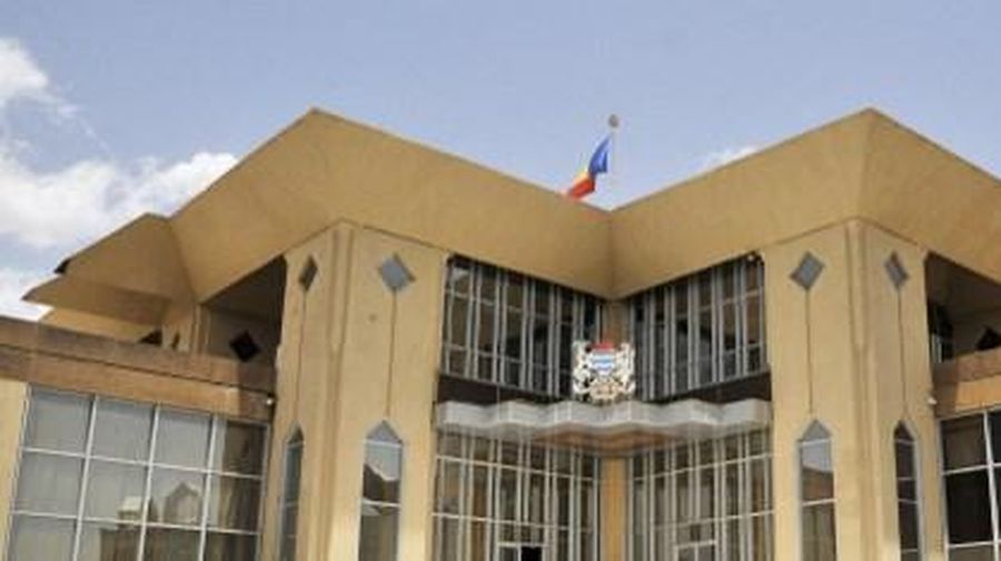 (FILES) A picture taken on June 18, 2013 shows a view of the Presidential Palace with the coat of arms in the Chadian capital N'djamena. Fighting between security forces and gunmen who launched an assault on Chad's presidential palace on January 8, 2025, left 19 people dead, including 18 of the attackers, the government said. (Photo by Issouf SANOGO / AFP)