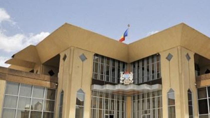 (FILES) A picture taken on June 18, 2013 shows a view of the Presidential Palace with the coat of arms in the Chadian capital N'djamena. Fighting between security forces and gunmen who launched an assault on Chad's presidential palace on January 8, 2025, left 19 people dead, including 18 of the attackers, the government said. (Photo by Issouf SANOGO / AFP)