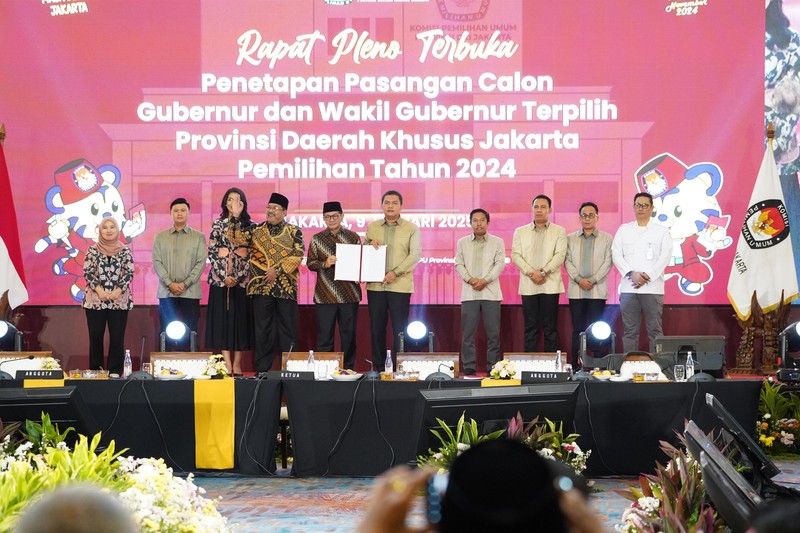 Gubernur dan Wakil Gubernur DK Jakarta periode 2024-2029 terpilih, Pramono Anung dan Rano Karno saat rapat pleno terbuka penetapan pasangan Gubernur dan Wakil Gubernur terpilih DK Jakarta, Kamis (9/1/2025). (Dok. KPUD DK Jakarta)