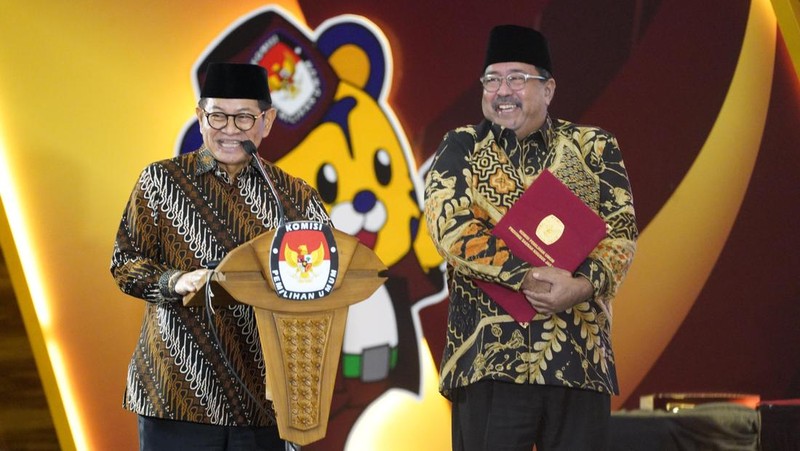 Gubernur dan Wakil Gubernur DK Jakarta periode 2024-2029 terpilih, Pramono Anung dan Rano Karno saat rapat pleno terbuka penetapan pasangan Gubernur dan Wakil Gubernur terpilih DK Jakarta, Kamis (9/1/2025). (Dok. KPUD DK Jakarta)