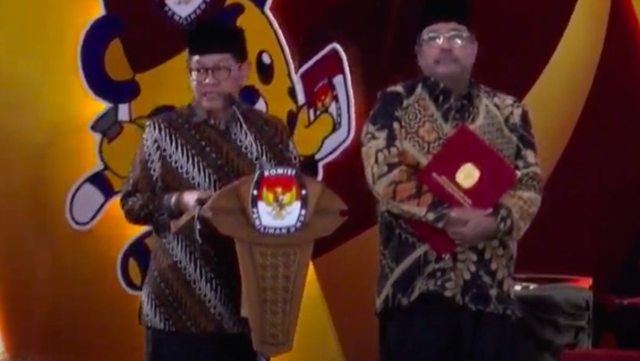 Gubernur dan Wakil Gubernur DK Jakarta periode 2024-2029 terpilih, Pramono Anung dan Rano Karno saat rapat pleno terbuka penetapan pasangan Gubernur dan Wakil Gubernur terpilih DK Jakarta, Kamis (9/1/2025). (YouTube/KPU DK Jakarta)