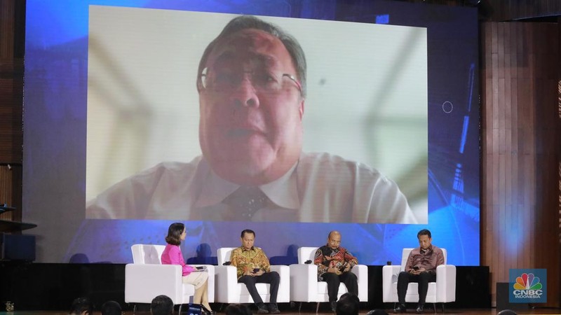 Penasihat khusus Presiden bidang ekonomi, Bambang Brodjonegoro saat memberi pemaparan via zoom dalam dalam diskusi panel MINDialogue 