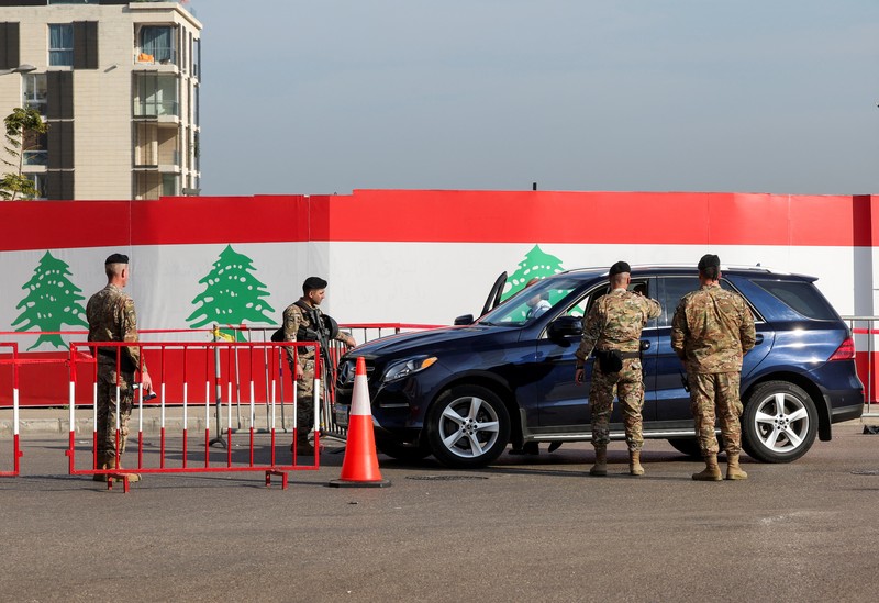 Personel keamanan berjaga di dekat gedung parlemen pada hari anggota parlemen Lebanon memberikan suara untuk memilih presiden di Beirut, Lebanon, Kamis (9/1/2025). (REUTERS/Mohamed Azakir) Personel keamanan berjaga di dekat gedung parlemen pada hari anggota parlemen Lebanon memberikan suara untuk memilih presiden di Beirut, Lebanon, Kamis (9/1/2025). (REUTERS/Mohamed Azakir)