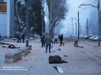 Putin Ngamuk Bom Zaporizhzhia, Orang-Orang Tergeletak Berlumur Darah