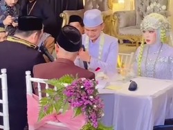 Viral Momen Ijab Kabul Bikin Ngakak, Wali Nikah Malah Sebut Nama Istrinya Viral Momen Ijab Kabul Bikin Ngakak, Wali Nikah Malah Sebut Nama Istrinya