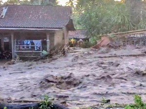 Banjir Bandang dari Lereng Argopuro Terjang Permukiman Warga Bondowoso