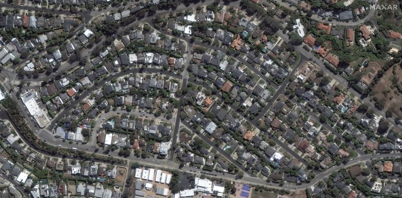 A mobile home community devastated by the Palisades Fire is seen in the Pacific Palisades neighborhood of Los Angeles, Thursday, Jan. 9, 2025. (AP Photo/Jae C. Hong)
