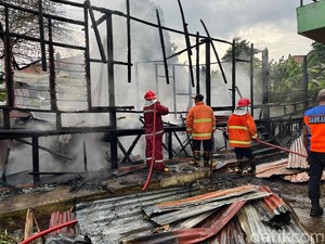 Bangunan Kosong Belakang Hotel di Jambi Hangus, Diduga Dibakar Maling AC