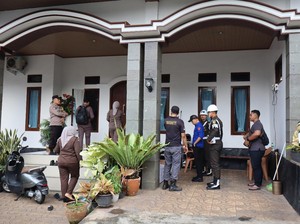 Video: Kejati Geledah Rumah Bupati Lampung Timur, Perhiasan-Tas Gucci Disita