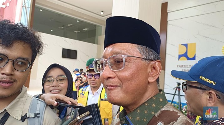 Menteri Pekerjaan Umum, Dody Hanggodo saat ditemui di Universitas Indonesia, Depok, Jumat (10/1/2025). (CNBC Indonesia/Martyasari Rizky)