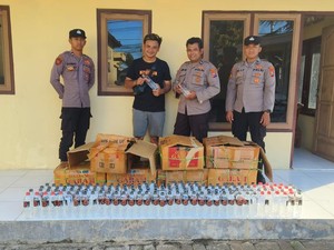Penyelundupan Ratusan Botol Arak Bali di Pelabuhan Paciran Lamongan Digagalkan