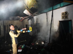 Warga Sempat Lihat Api di Atap Rumah Ketua KPU Tapteng Sebelum Kebakaran
