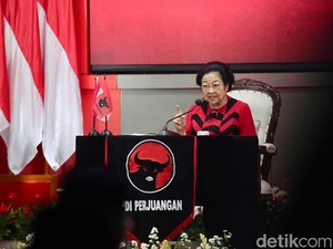 Video: Melihat Pameran Lukisan di Perayaan Ultah Megawati