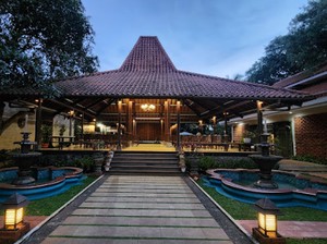 Fakta Durian Tai Babi dan Rumah Makan ala Pedesaan di Cibubur