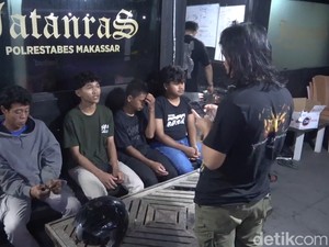 Sumbu Pendek 4 Pria Makassar Keroyok Pemotor gegara Motor Korban Berisik