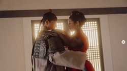 Heboh Adegan Telanjang The Queen Who Crowns Disebut Tak Seizin Aktor