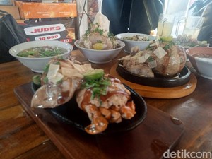 Mantul! Bakso Lava hingga Bakso Seafood Pedas Favorit di Sumedang