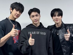 Lay EXO Nonton SMTOWN LIVE 2025: Chanyeol-Suho Brothers Forever!