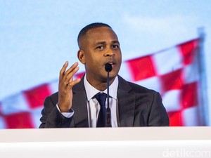 Gaya Cuek Patrick Kluivert Sebelum Dipecat dari Timnas Indonesia