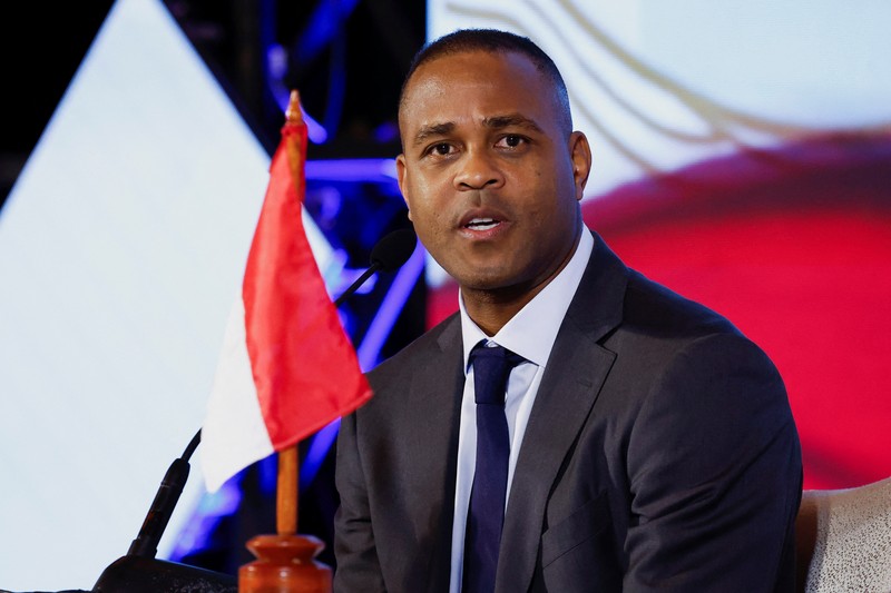 Pelatih kepala tim nasional sepak bola Indonesia yang baru ditunjuk, Patrick Kluivert saat diperkenalkan sebagai Pelatih Kepala Timnas Indonesia dalam Konfernsi Pers di Jakarta, Minggu (12/1/2025). (REUTERS/Willy Kurniawan)