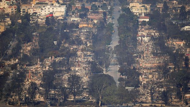 Foto Udara Los Angeles Bak Neraka usai Ludes Terbakar Api