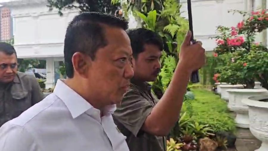 Jaksa Agung Muda Bidang Tindak Pidana Khusus (Jampidsus) Febrie Adriansyah hadir di Istana Kepresidenan, Senin (13/1/2025).