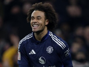 Zirkzee Tidak ke Mana-mana, Tetap di MU