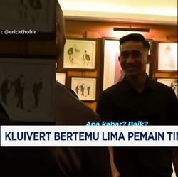 Video: Resmi Jadi Pelatih, Kluivert Bertemu 5 Pemain Timnas Indonesia