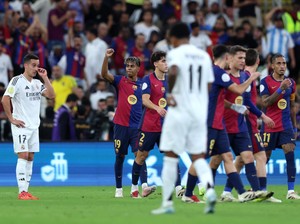 Pique: Barcelona Lebih Berbakat dari Madrid, tapi Masih Kurang soal...