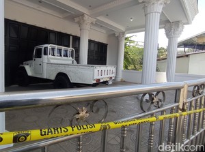 Aksi Brutal Koboi Kampung Bersenjata Serang Keluarga