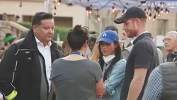 Video: Kala Meghan Markle Terjun Langsung Bantu Korban Kebakaran California