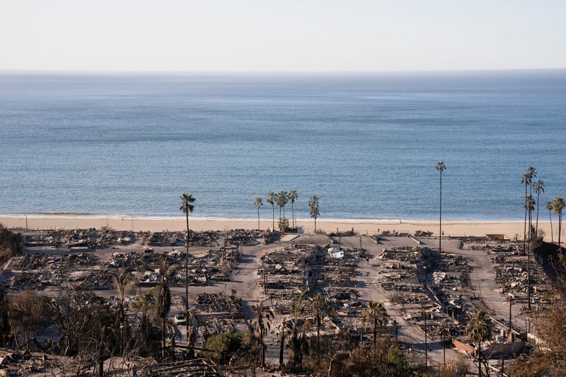 umah-rumah yang hancur akibat Kebakaran Palisades di sepanjang Pacific Coast Highway di Malibu, California, Minggu (12/1/2024). (AP Photo/Mark J. Terrill) Rumah-rumah yang hancur akibat Kebakaran Palisades di sepanjang Pacific Coast Highway di Malibu, California, Minggu (12/1/2024). (AP Photo/Mark J. Terrill)