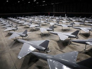Pilot Jet Tempur AS Kaget Lihat Drone Iran Bikin Formasi Ubur-ubur