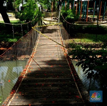 Ramai-ramai Cari Koin Jagat, Taman di Jakarta Dikasih Pembatas
