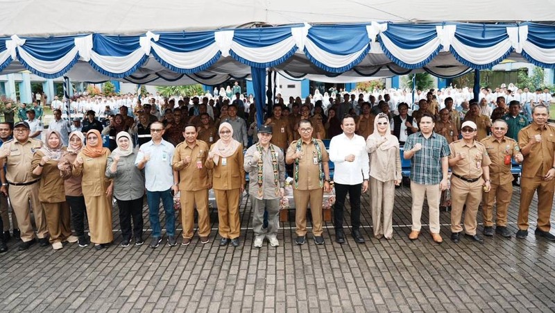 Penjabat (Pj) Gubernur Kaltim Akmal Malik didampingi Ketua DPRD dan Sekda Provinsi Kaltim Sri Wahyuni serta pimpinan perangkat daerah terkait lingkup Pemprov Kaltim melakukan kunjungan kerja ke wilayah tengah Benua Etam, yaitu Kabupaten Kutai Kartanegara, Kutai Barat dan Mahakam Ulu, pada 13-16 Januari 2025. (Istimewa)