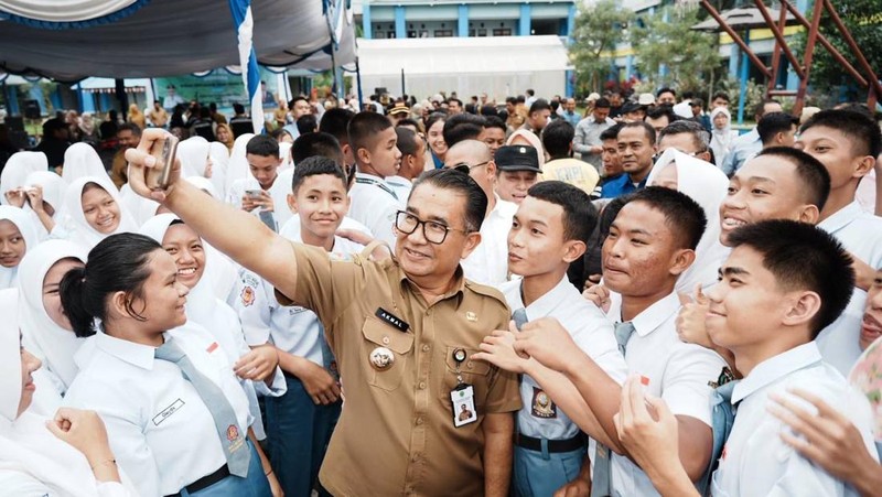 Penjabat (Pj) Gubernur Kaltim Akmal Malik didampingi Ketua DPRD dan Sekda Provinsi Kaltim Sri Wahyuni serta pimpinan perangkat daerah terkait lingkup Pemprov Kaltim melakukan kunjungan kerja ke wilayah tengah Benua Etam, yaitu Kabupaten Kutai Kartanegara, Kutai Barat dan Mahakam Ulu, pada 13-16 Januari 2025. (Istimewa)