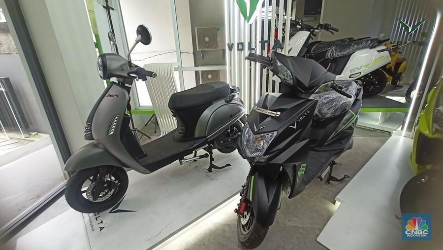 Penjualan motor listrik di awal tahun cukup tersendat imbas tidak adanya subsidi Rp 7 juta dari pemerintah. Pantauan CNBC Indonesia di dua diler motor listrik wilayah Jakarta Selatan pada Senin (13/1/2024) minim pengunjung yang datang. (Dok. Istimewa)