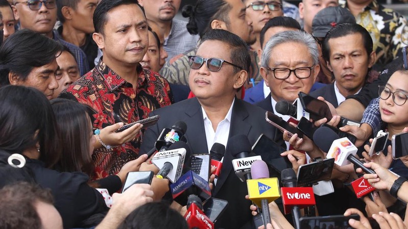 Sekretaris Jenderal (Sekjen) PDI Perjuangan Hasto Kristiyanto saat memenuhi Panggilan KPK di Jakarta, Senin (13/1/2025). (CNBC Indonesia/Muhammad Sabki)