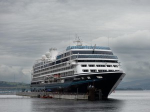 Kelamaan Tinggal di Kapal Pesiar, Pria Ini Kehilangan Kaki Daratan