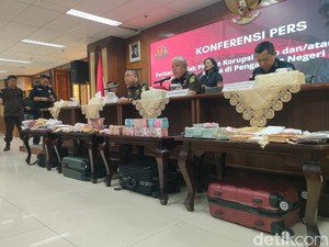 Kejagung Dalami Panitera PN Surabaya Dapat SGD 10 Ribu di Kasus Ronald Tannur
