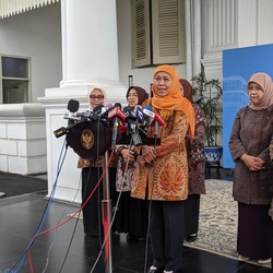 Khofifah Usul ke Prabowo Pemda Ikut Biayai Program Makan Bergizi