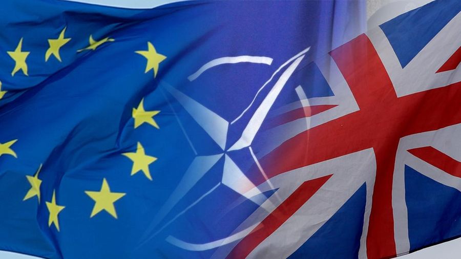 Kolase Bendera Eropa, Nato, dan Inggris. (AP Photo)