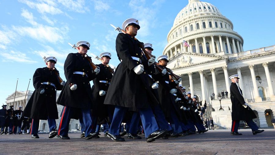 Latihan berlangsung di depan Gedung Capitol AS menjelang pelantikan Presiden terpilih AS Donald Trump, di Washington, AS, 12 Januari 2025. (REUTERS/Fabrizio Bensch)