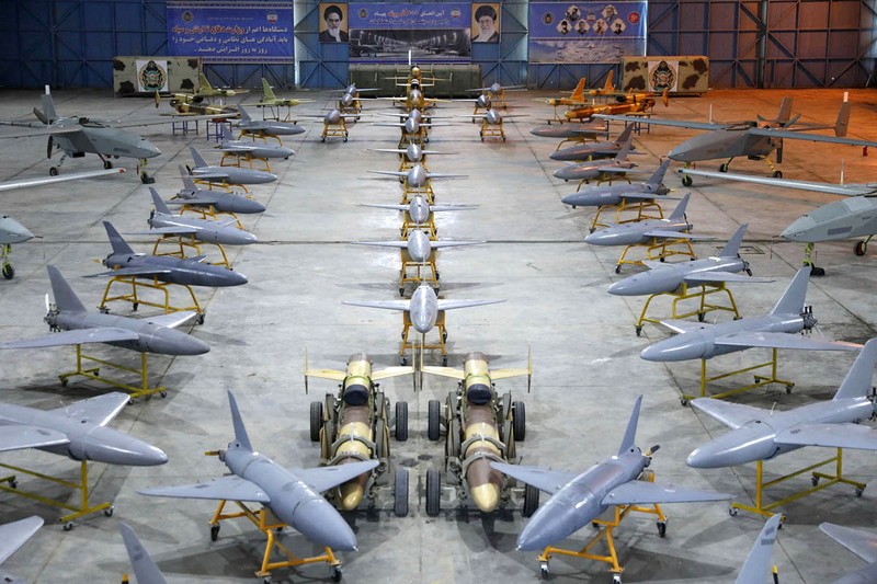 Militer Iran pada Senin (13/1) kemarin menambah 1.000 pesawat nirawak strategis buatan dalam negeri ke dalam gudang persenjataannya. (West Asia News Agency)/Handout via REUTERS) Militer Iran pada Senin (13/1) kemarin menambah 1.000 pesawat nirawak strategis buatan dalam negeri ke dalam gudang persenjataannya. (West Asia News Agency)/Handout via REUTERS)