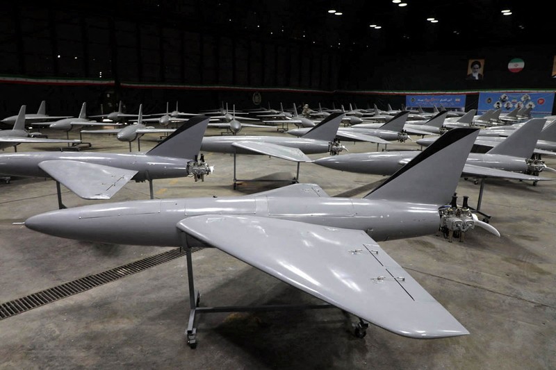 Militer Iran pada Senin (13/1) kemarin menambah 1.000 pesawat nirawak strategis buatan dalam negeri ke dalam gudang persenjataannya. (West Asia News Agency)/Handout via REUTERS) Militer Iran pada Senin (13/1) kemarin menambah 1.000 pesawat nirawak strategis buatan dalam negeri ke dalam gudang persenjataannya. (West Asia News Agency)/Handout via REUTERS)